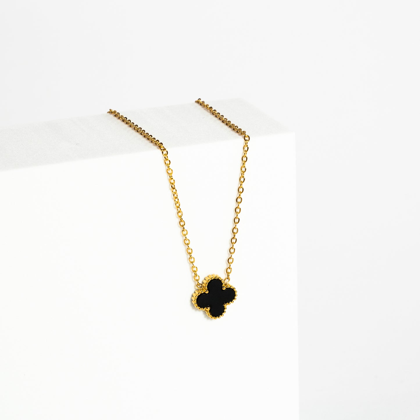 КОМПЛЕКТ LIORA – GOLD & BLACK