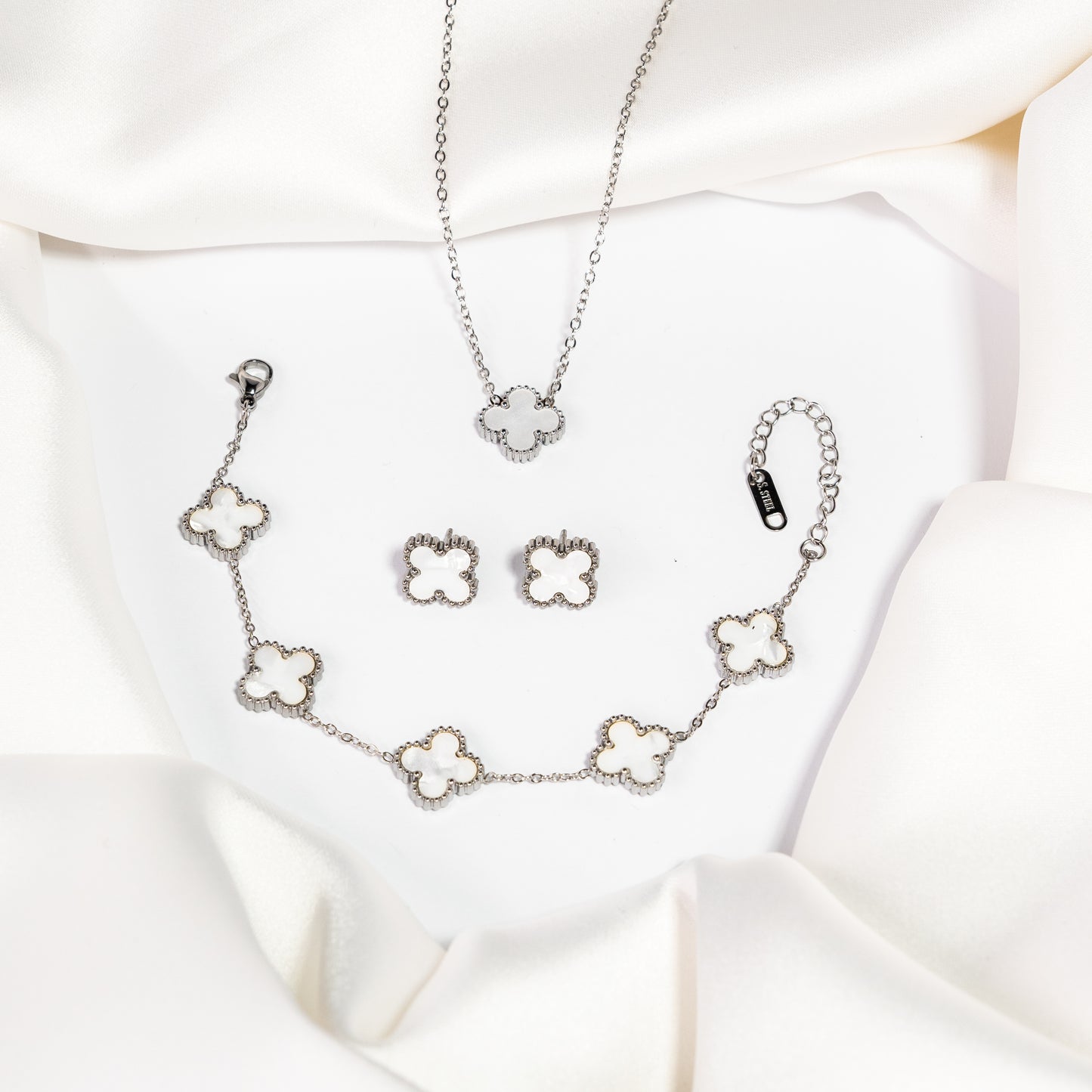 КОМПЛЕКТ LIORA – SILVER & WHITE