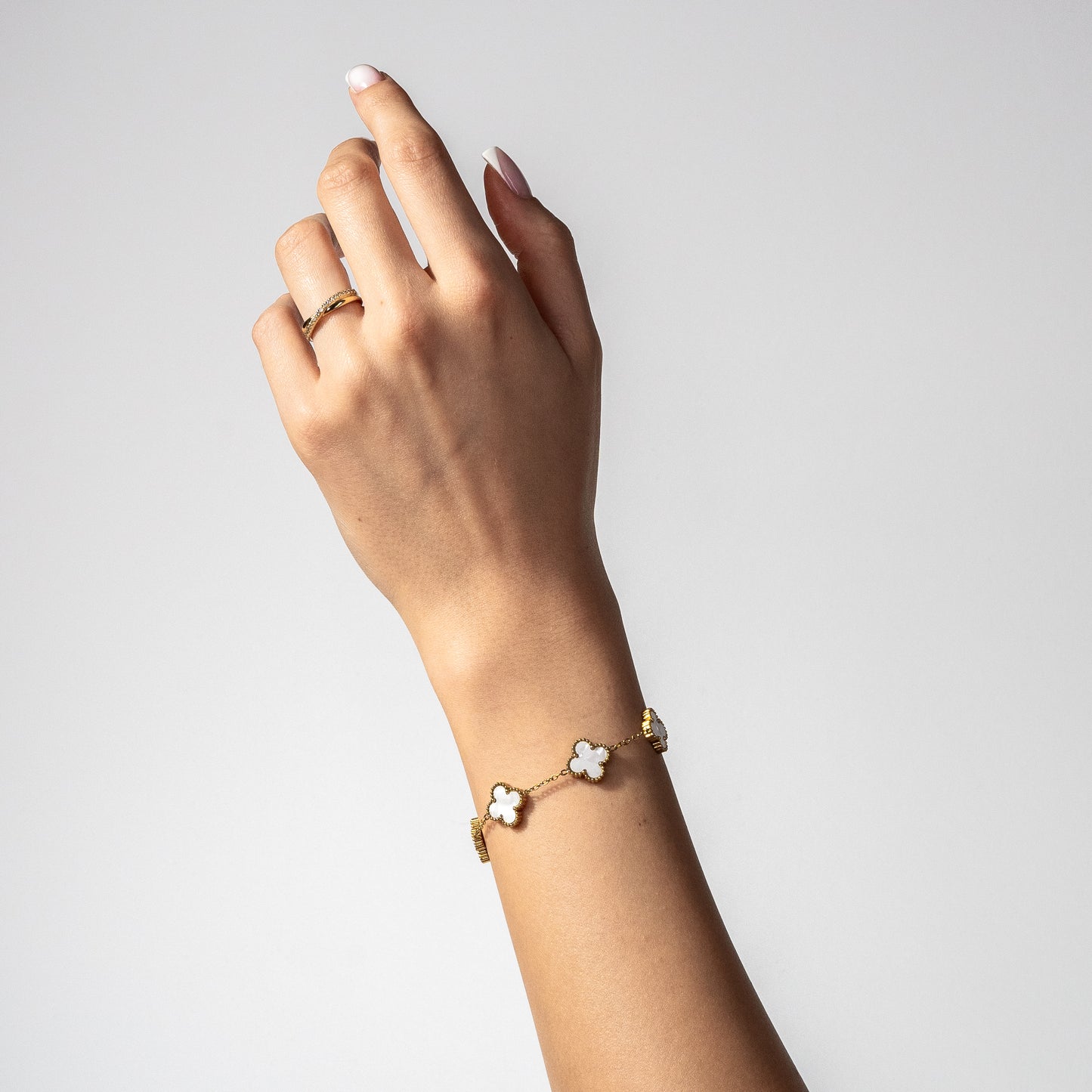 КОМПЛЕКТ LIORA – GOLD & WHITE